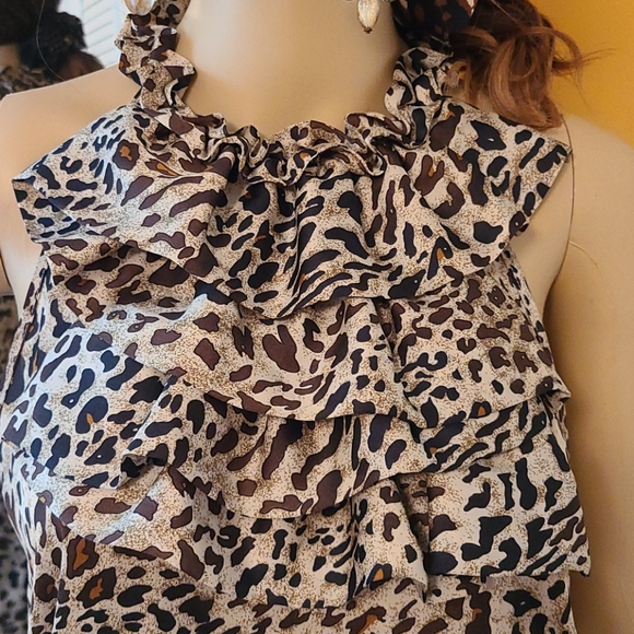 Essentials by Milano Ruffle Neck Tank - Picture 4 of 12